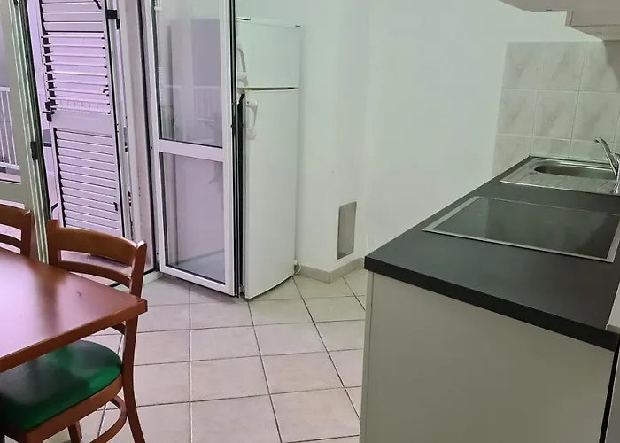 Baska Voda Apartment *